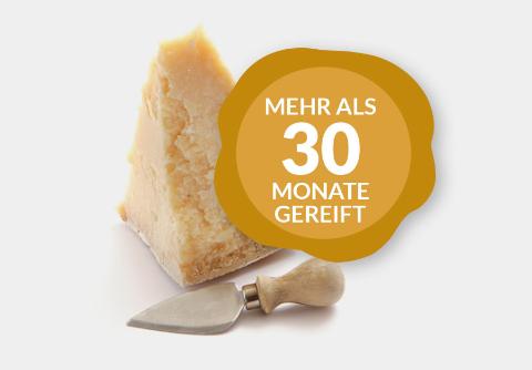 Goldenes Reifesiegel: Parmigiano-Reggiano, länger als 30 Monate gereift (so genannter &quot;Stravecchio&quot;).